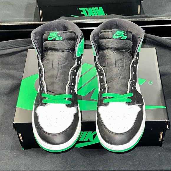 Air Jordan 1 High OG “ Lucky Green”   2023 - Picture 5 of 16